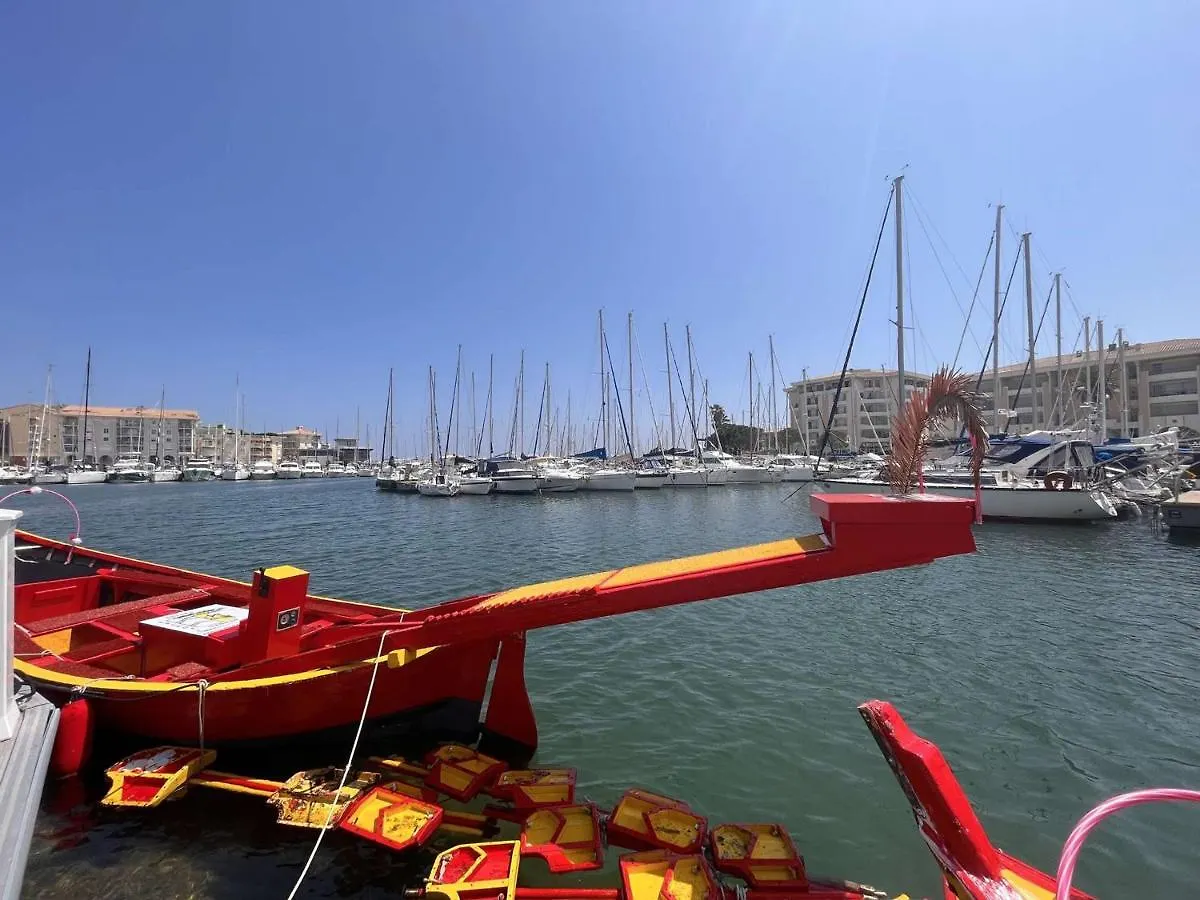 Studio Cabine A 200M De Port Frejus, Plage, Commerces, Terrasse, 4 Couchages, Menage Inclus - Fr-1-226A-31