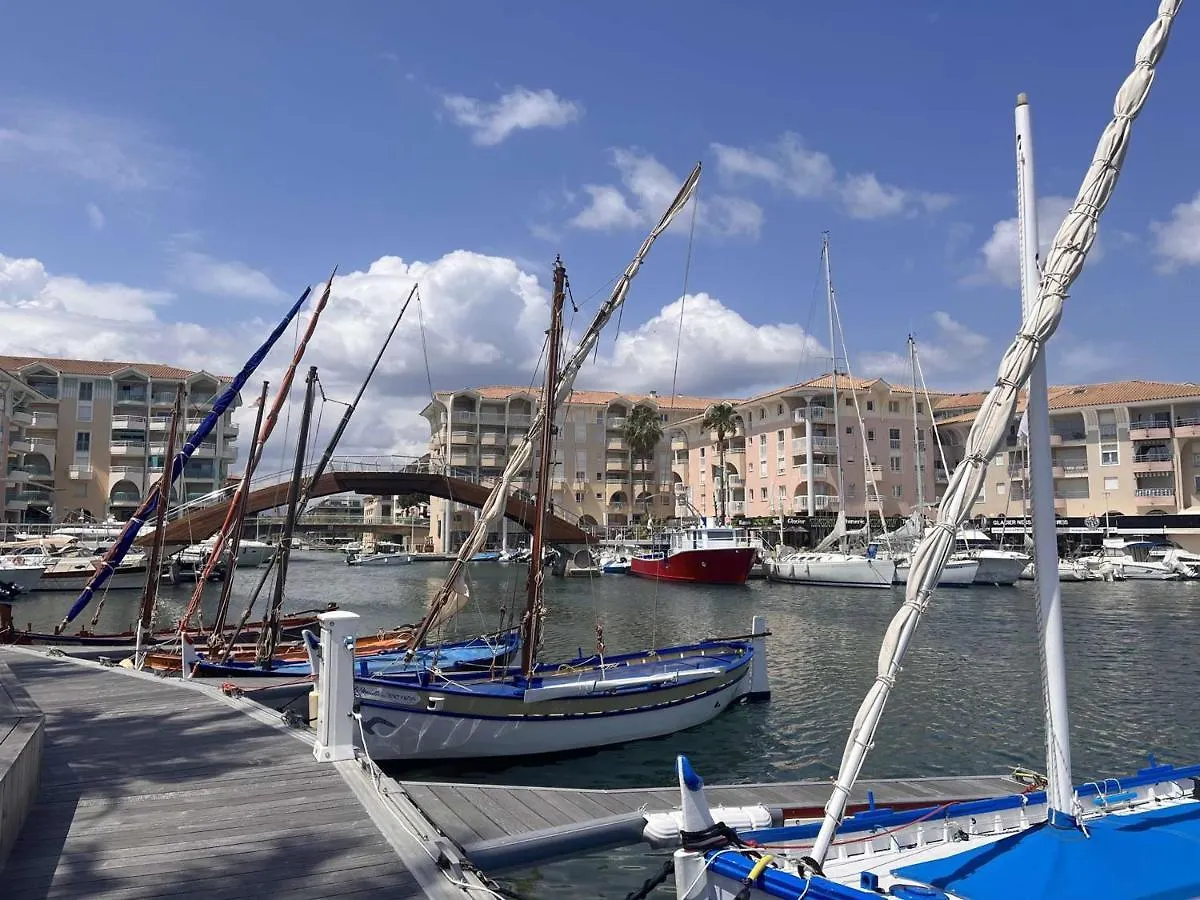 Studio Cabine A 200M De Port Frejus, Plage, Commerces, Terrasse, 4 Couchages, Menage Inclus - Fr-1-226A-31
